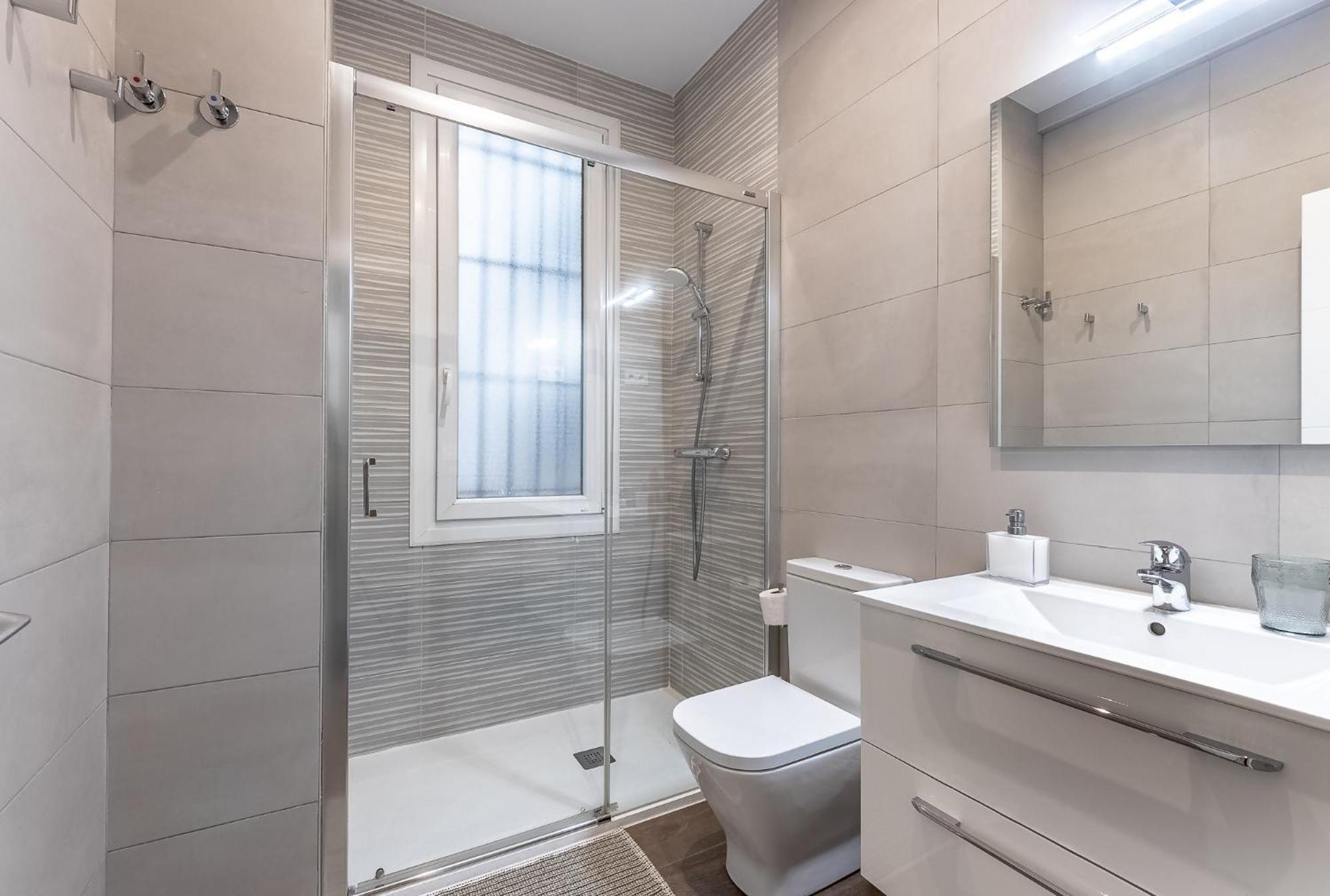 Homeloving Apartment Bilbao Centre With Parking Экстерьер фото